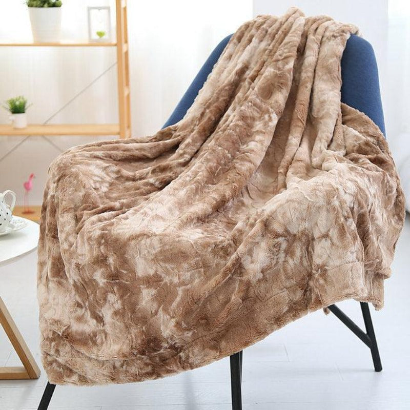 Super Soft Faux Fur Blanket - http://chicboutique.com.au